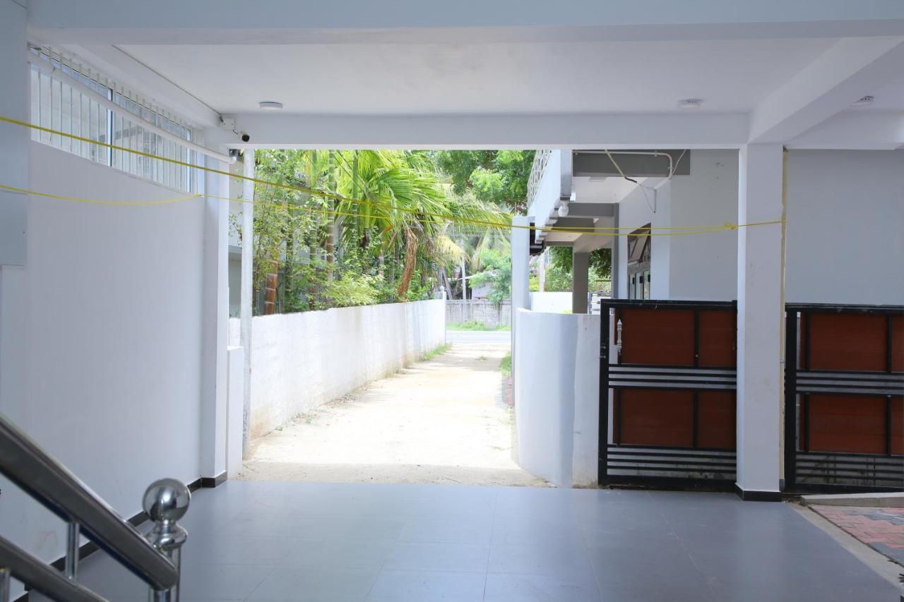 Hotel Cedar Jaffna Ngoại thất bức ảnh