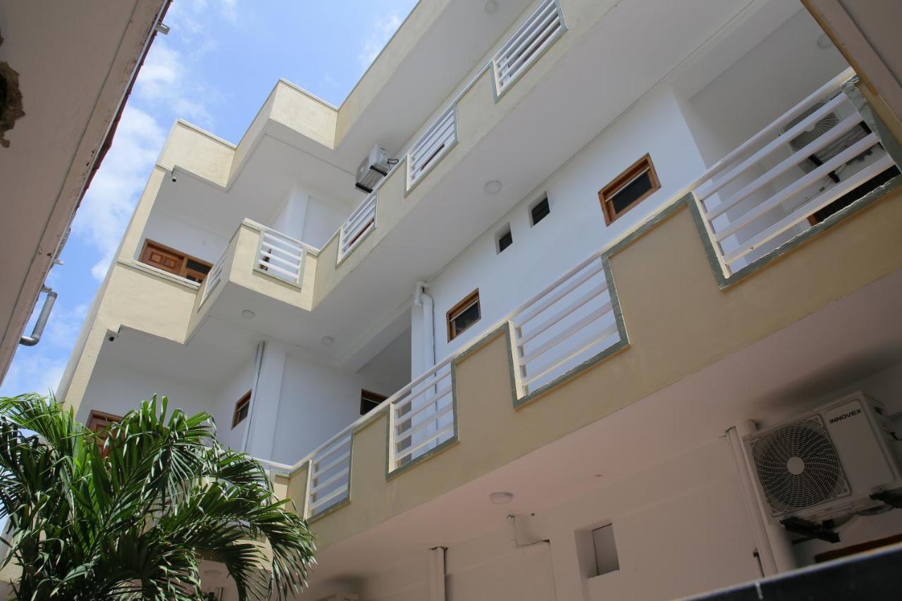 Hotel Cedar Jaffna Ngoại thất bức ảnh
