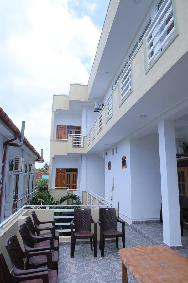 Hotel Cedar Jaffna Ngoại thất bức ảnh