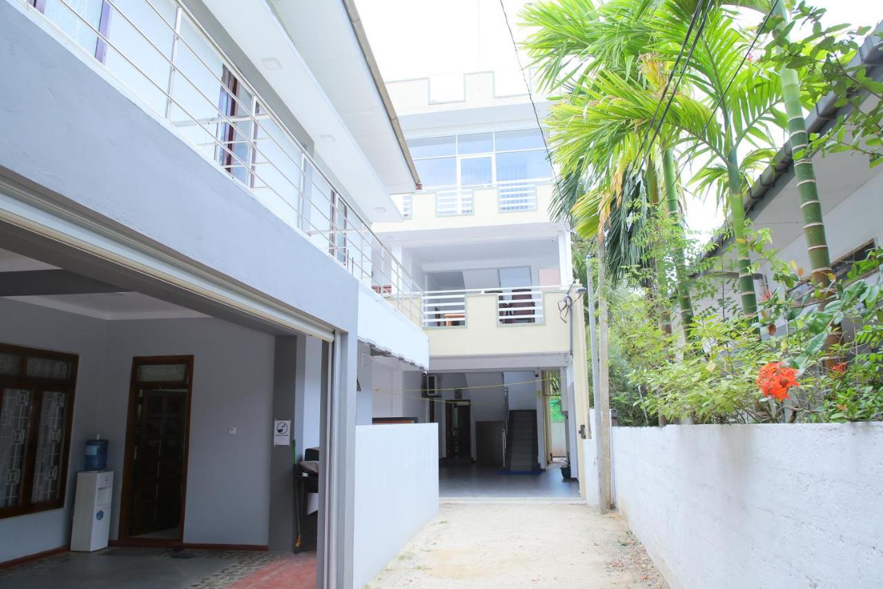 Hotel Cedar Jaffna Ngoại thất bức ảnh