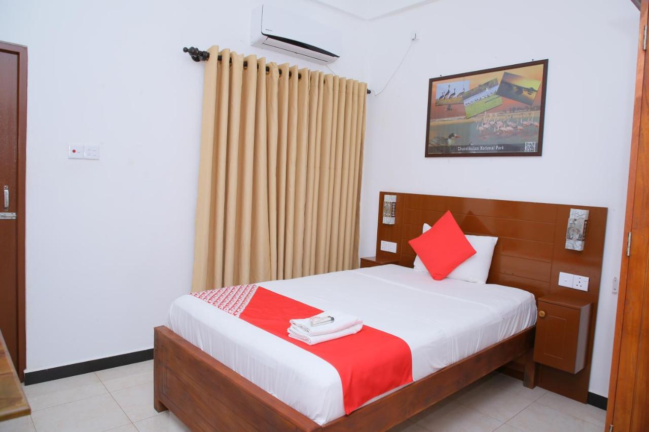 Hotel Cedar Jaffna Ngoại thất bức ảnh