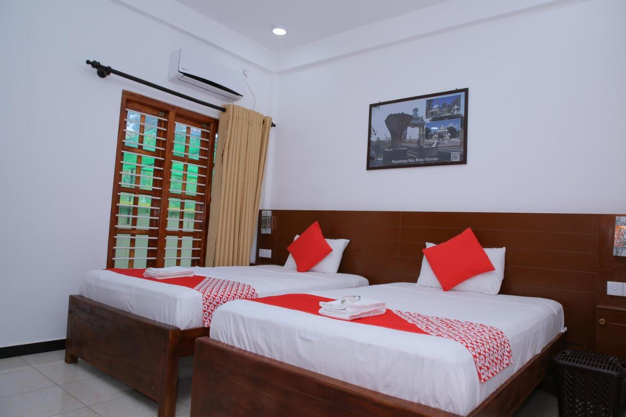 Hotel Cedar Jaffna Ngoại thất bức ảnh