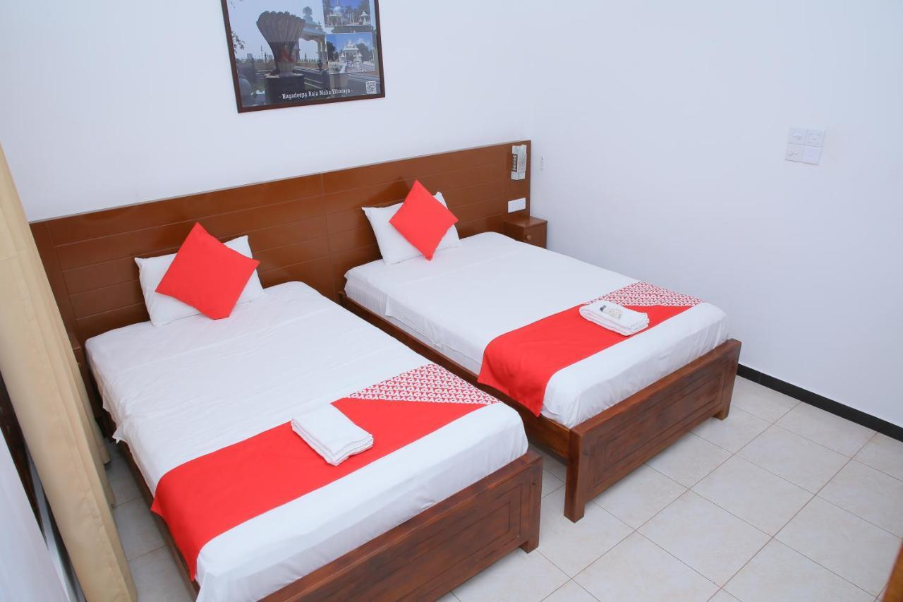 Hotel Cedar Jaffna Ngoại thất bức ảnh