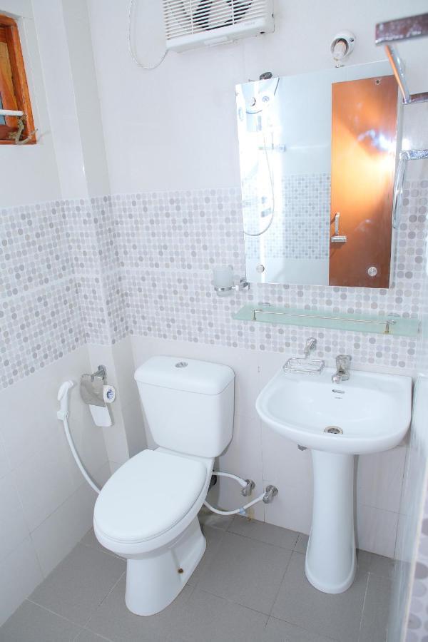 Hotel Cedar Jaffna Ngoại thất bức ảnh