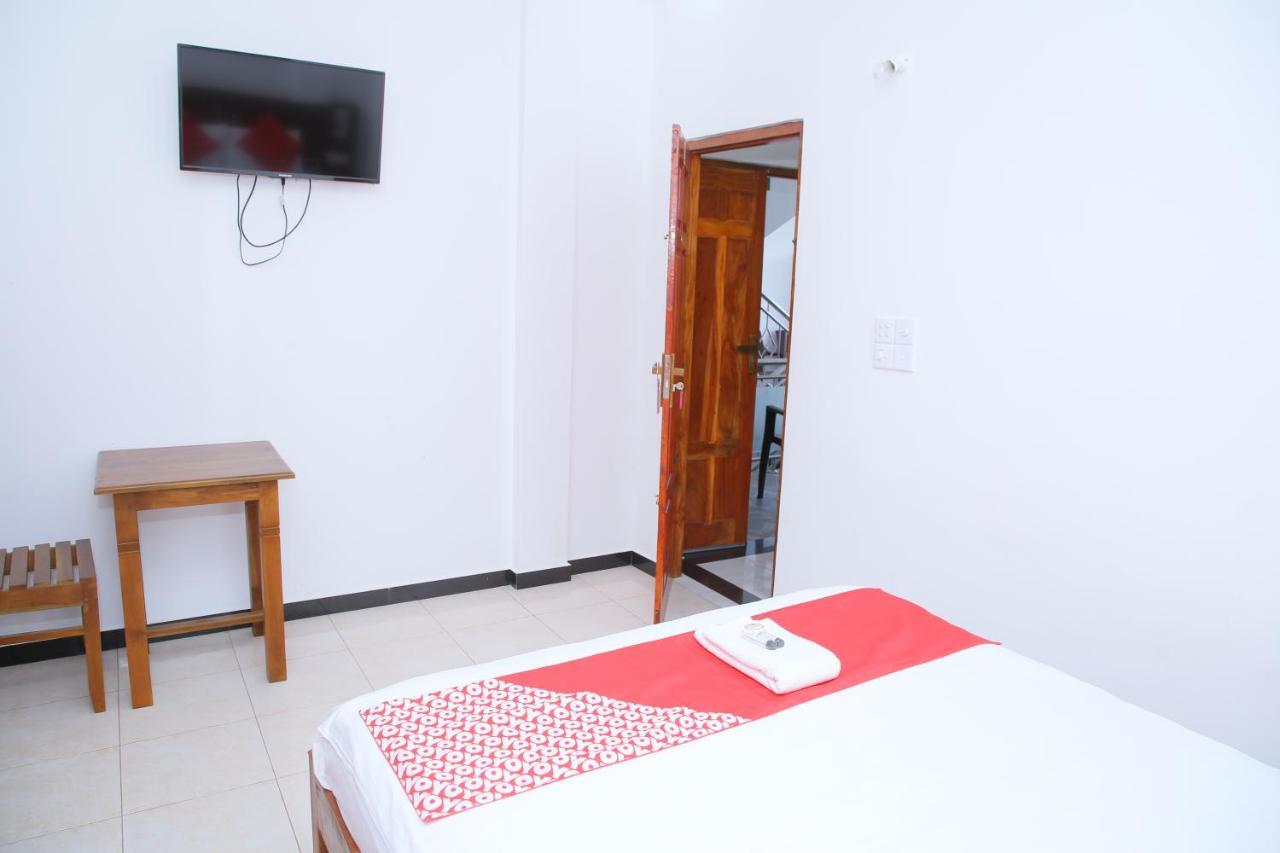 Hotel Cedar Jaffna Ngoại thất bức ảnh