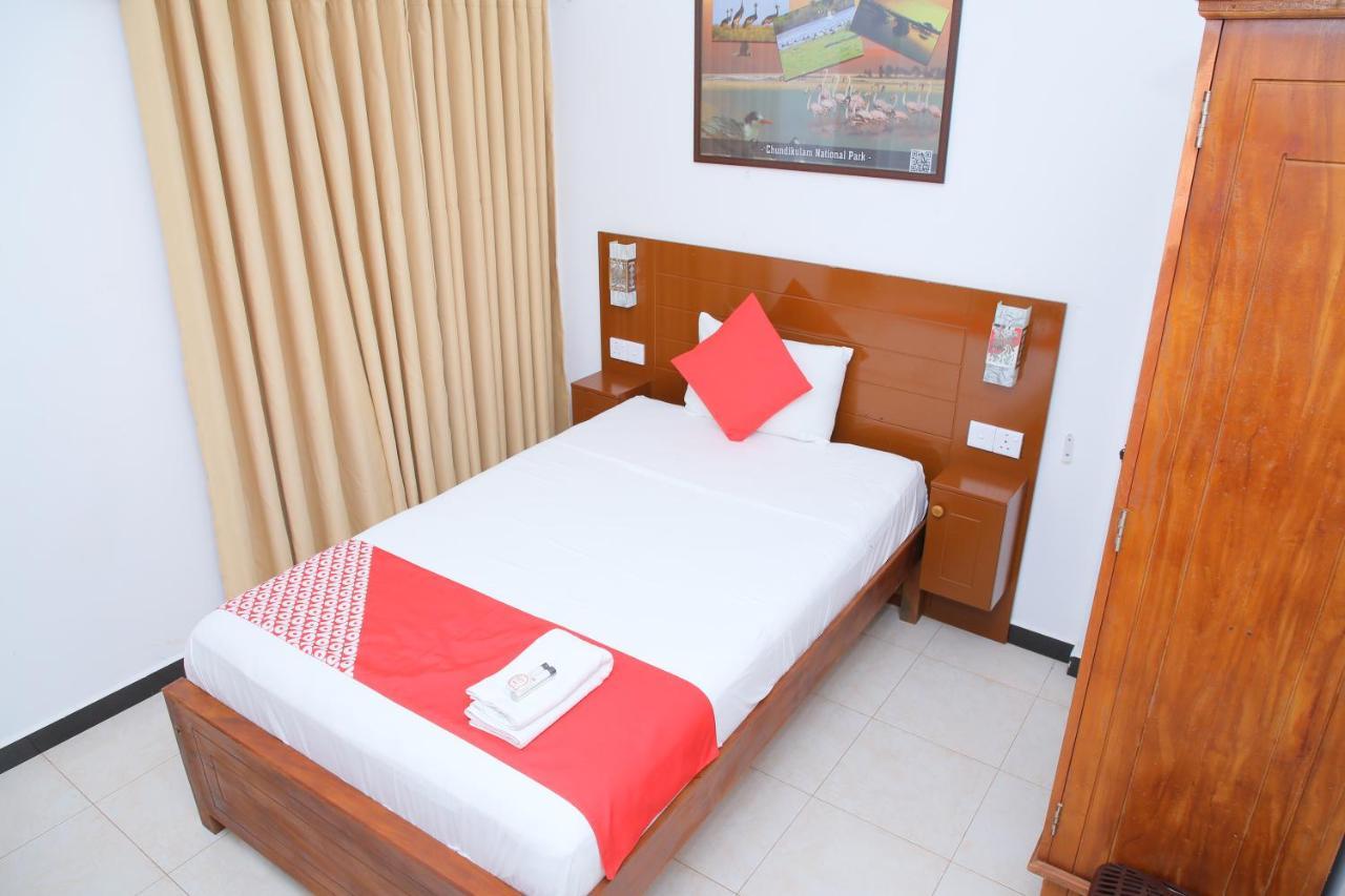 Hotel Cedar Jaffna Ngoại thất bức ảnh