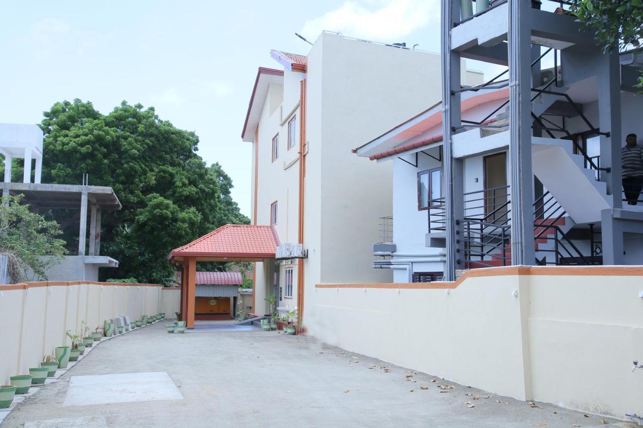 Hotel Cedar Jaffna Ngoại thất bức ảnh