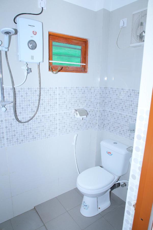 Hotel Cedar Jaffna Ngoại thất bức ảnh