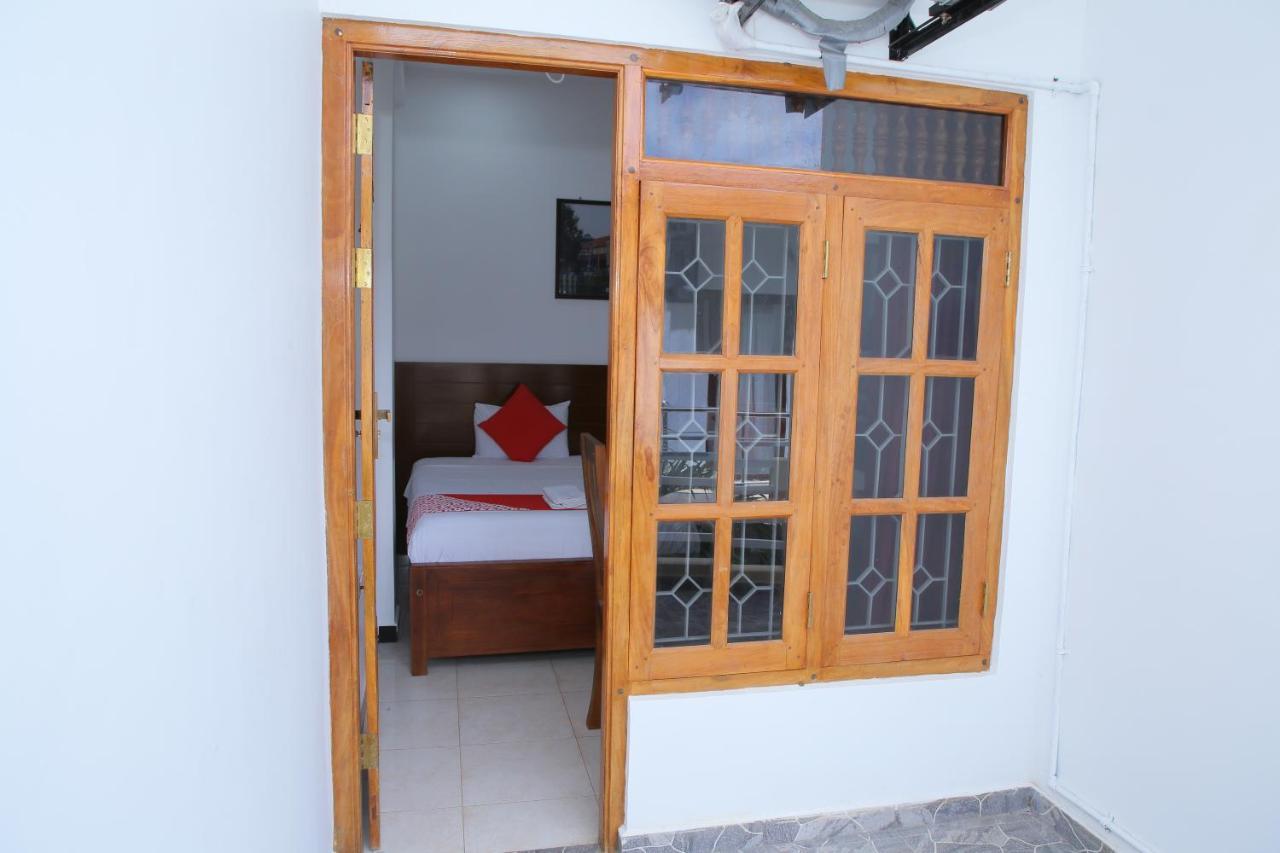 Hotel Cedar Jaffna Ngoại thất bức ảnh