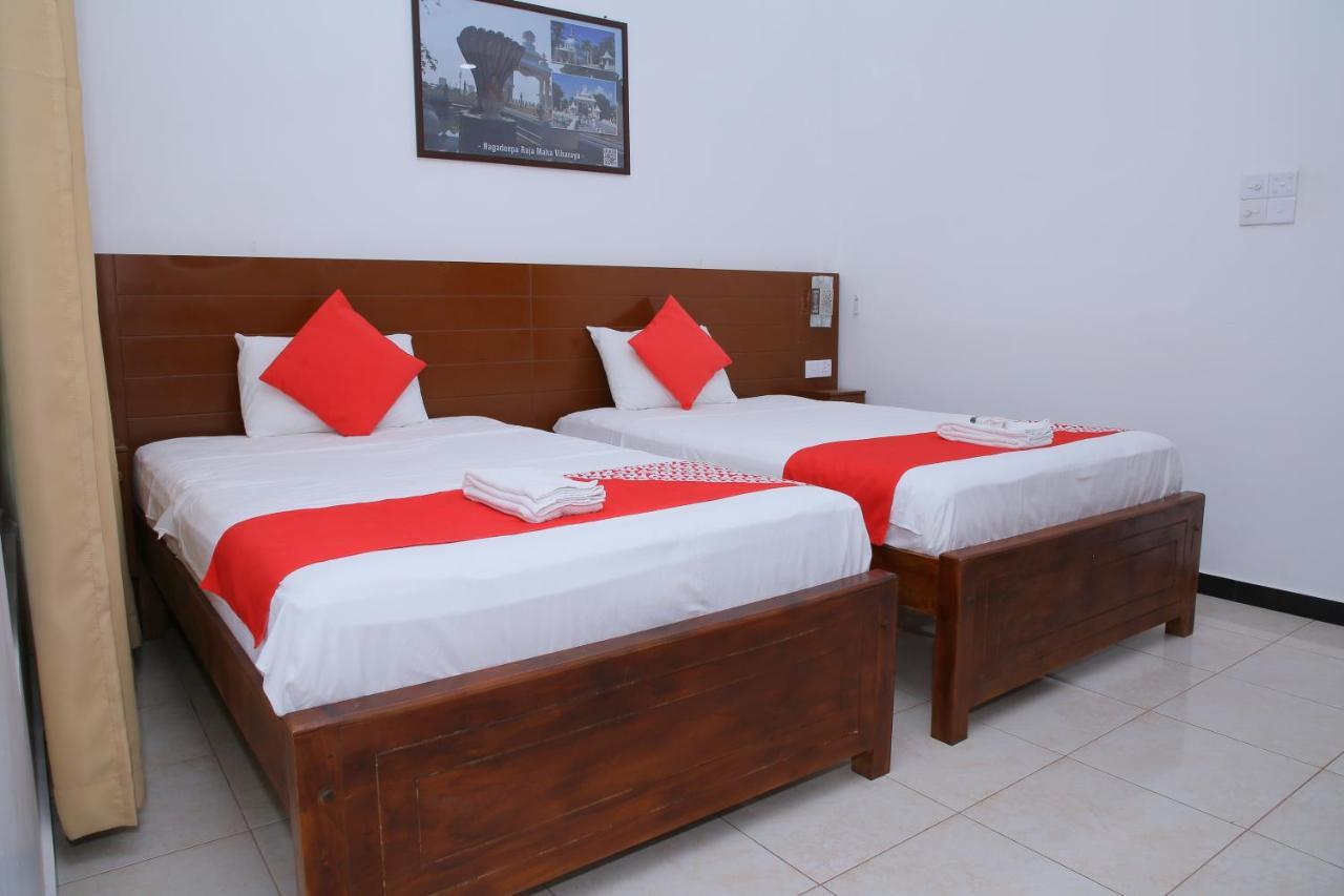 Hotel Cedar Jaffna Ngoại thất bức ảnh